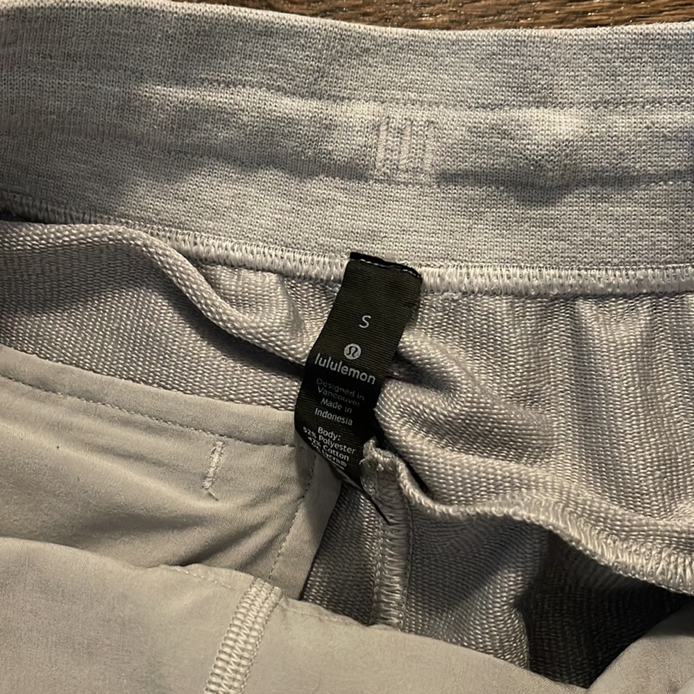 Mens Lululemon Shorts - Picture 2 of 3